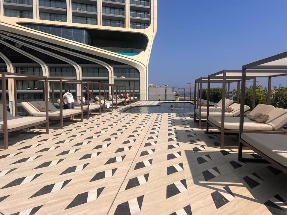 Corner 1 Bed Apart in Mercury Suites with Rooftop Pool Seasonal Apartment in Saint Julians