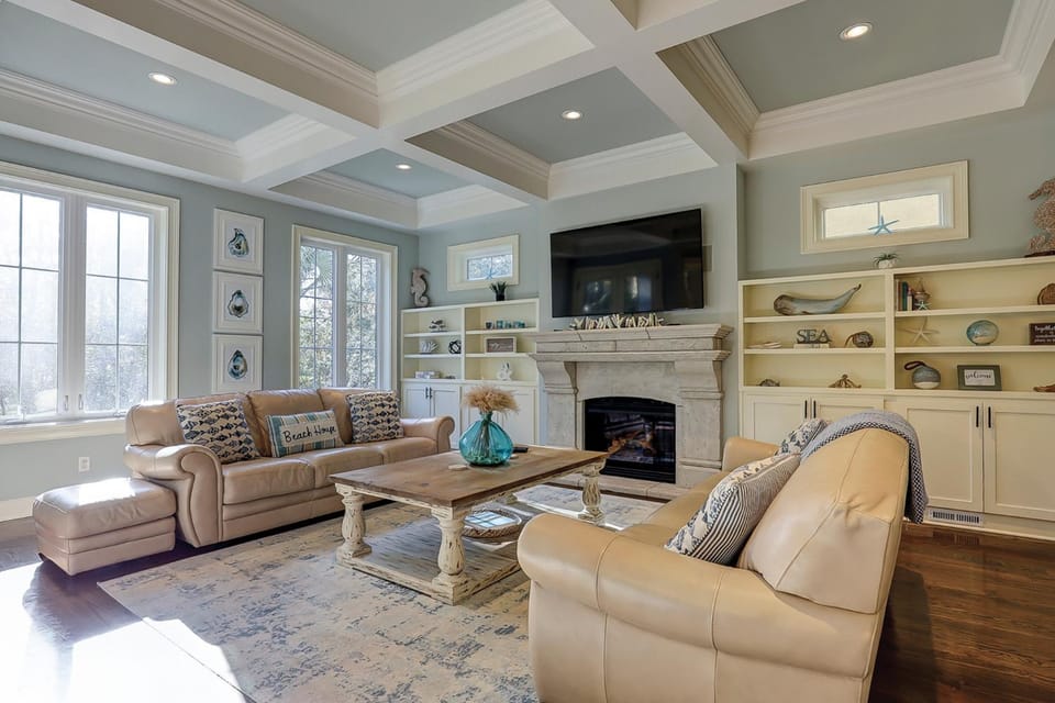 New Listing 5 BR Luxury Beach Home w Private Pool Three Master Suites Granite Free Pool Heat House in Hilton Head Island