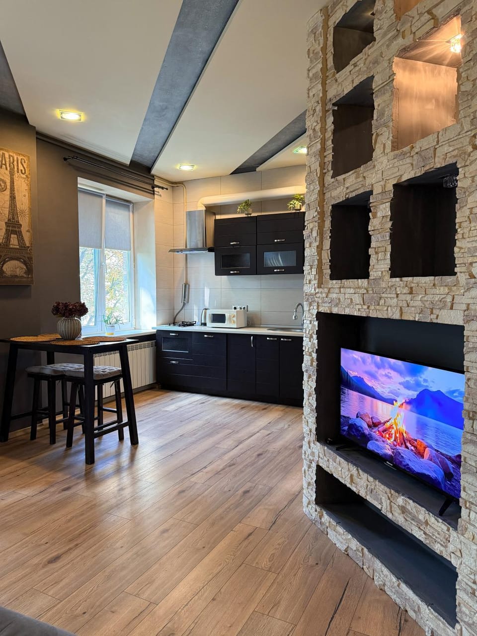 Living room, Decorative detail, Seating area, Dining area, kitchen