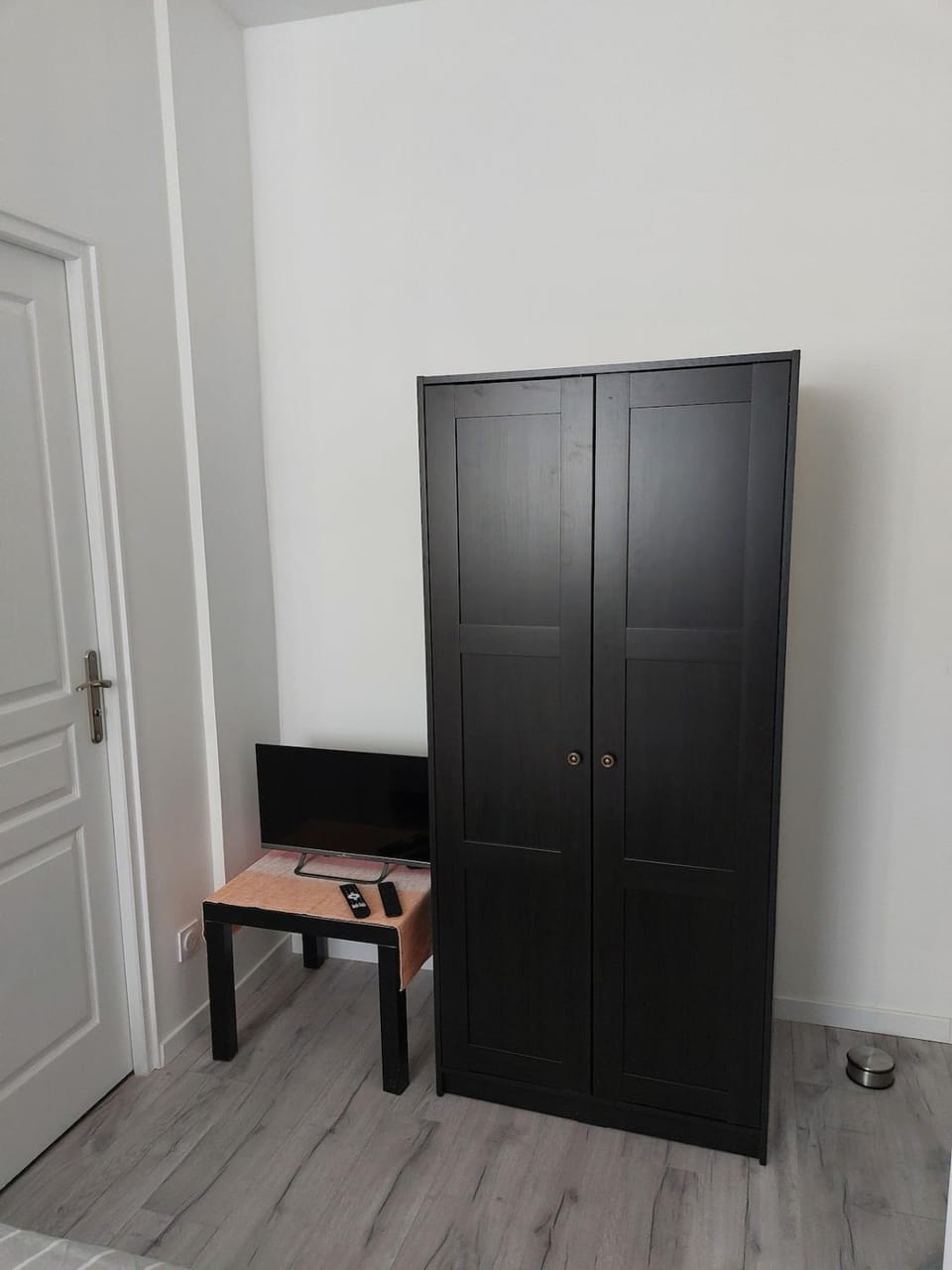 TV and multimedia, wardrobe