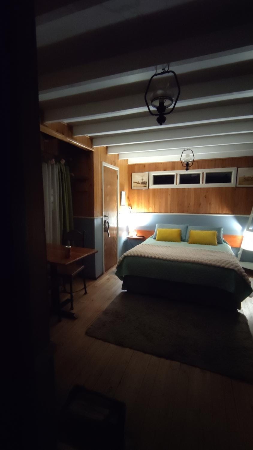 Night, Photo of the whole room