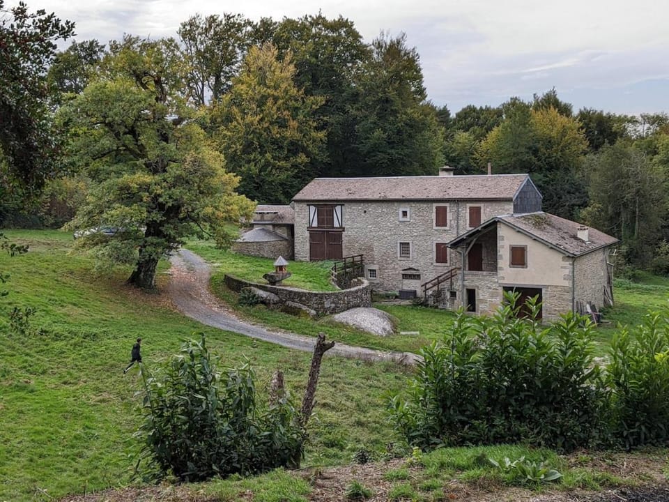 Property building, Day, Natural landscape, Garden, Garden view, Landmark view