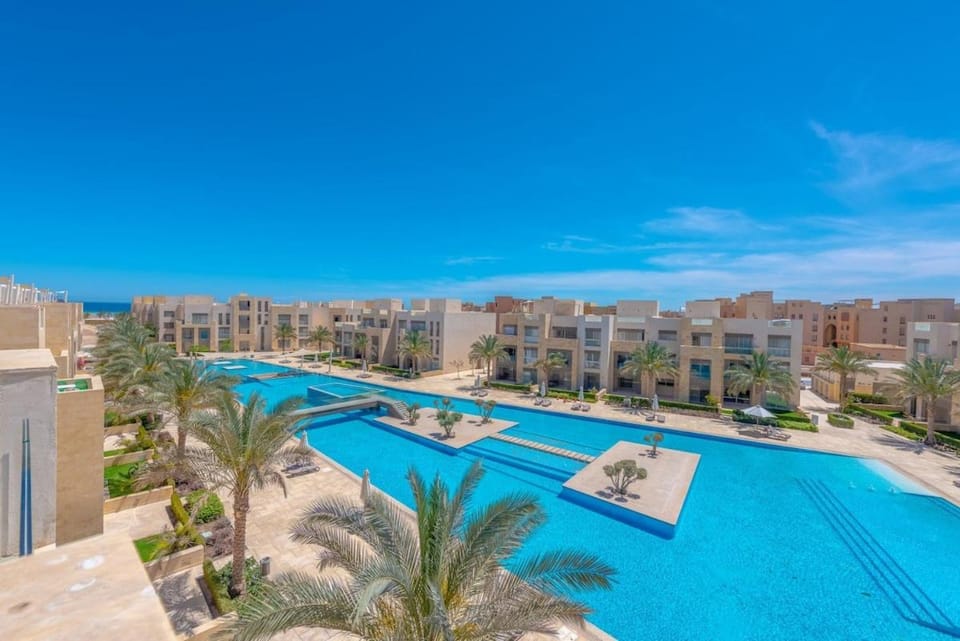 Coastal Vibe 2BR Mangroovy Gouna with Rooftop Cinema, BBQ, Pool & Beach Access Apartment in Hurghada