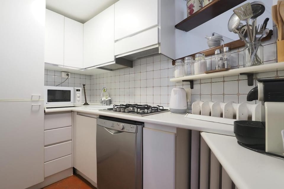 Contempora - Charming One-Bedroom Retreat Steps from City Life Apartment in Milan