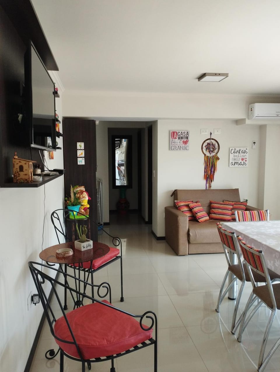 TV and multimedia, Living room, Dining area