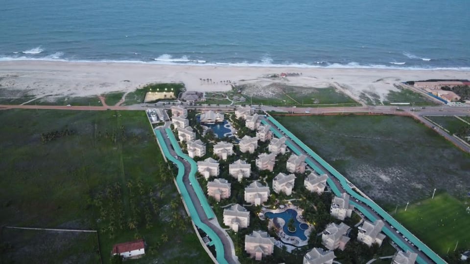 Property building, Restaurant/places to eat, Restaurant/places to eat, Beach, Beach, Sports