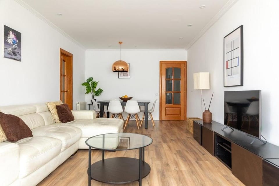 TV and multimedia, Living room, Dining area