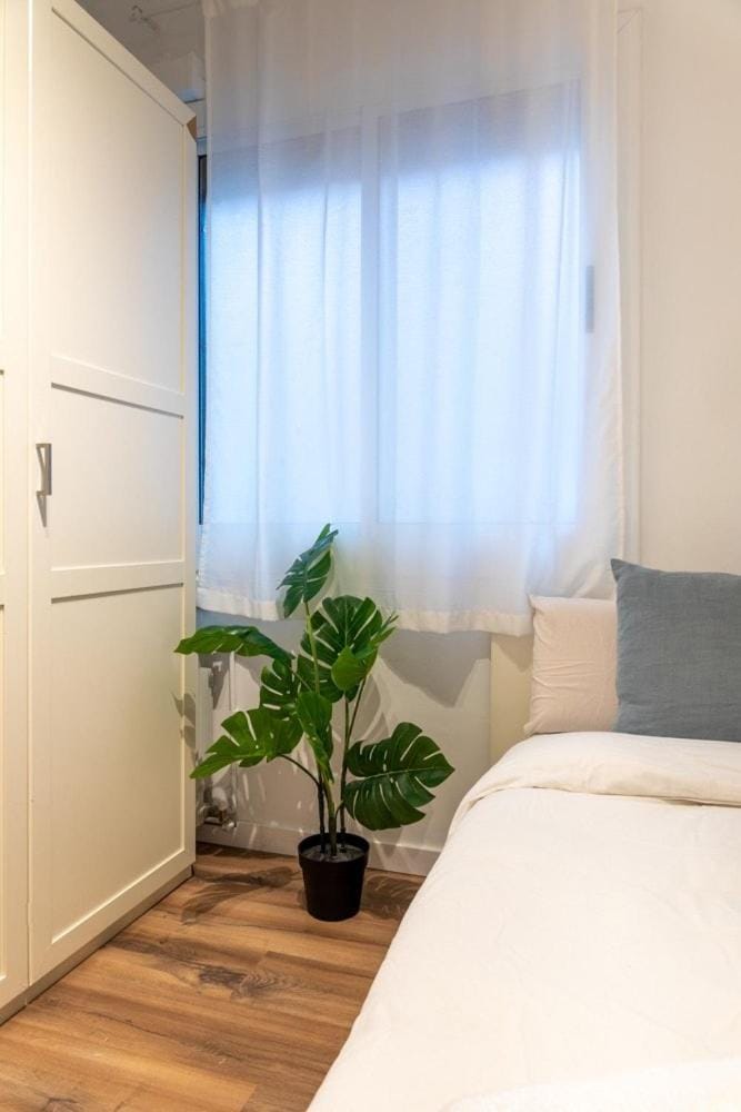 Bed, Photo of the whole room, Bedroom, wardrobe
