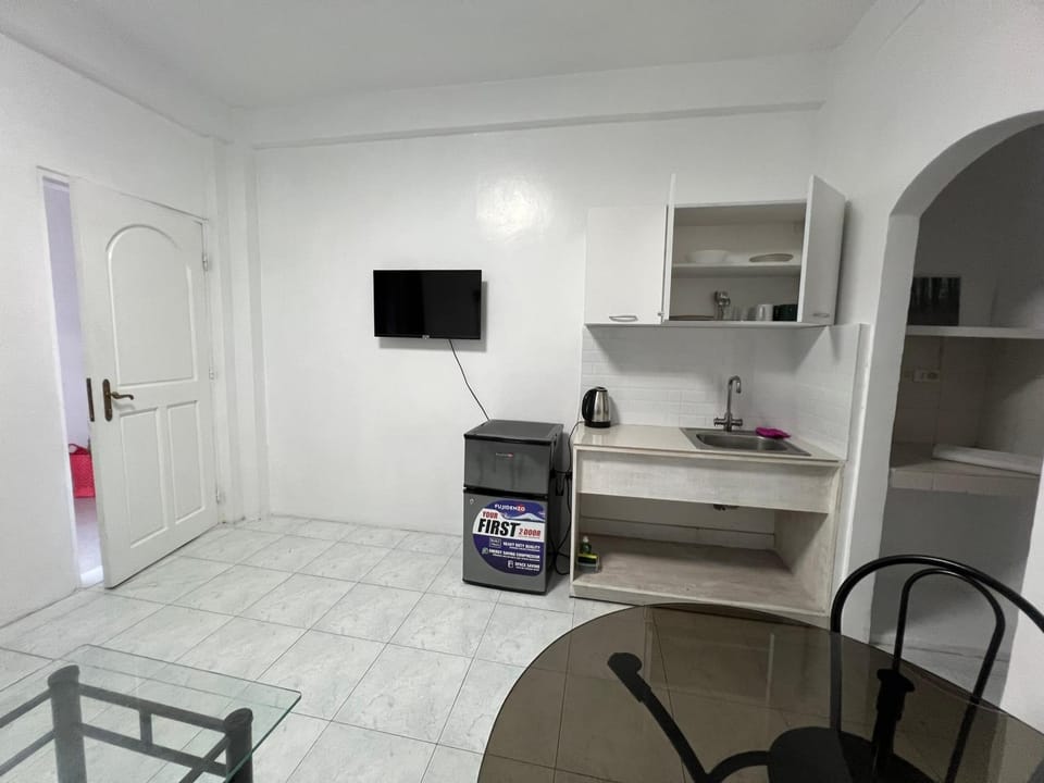 Bianco 305 Apartment in Angeles