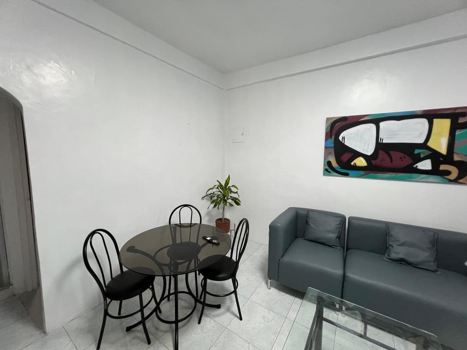 Bianco 305 Apartment in Angeles