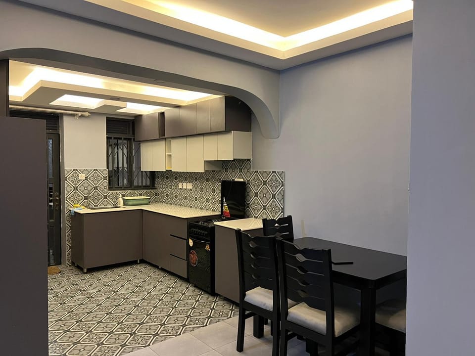 Kitchen or kitchenette, Dining area, stove