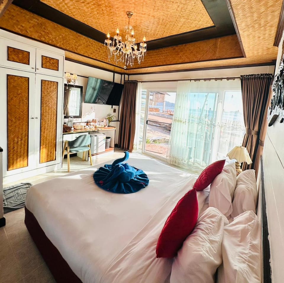 Best Seller Beach Villa Full View At Kohchang Resort Villa in Ko Chang