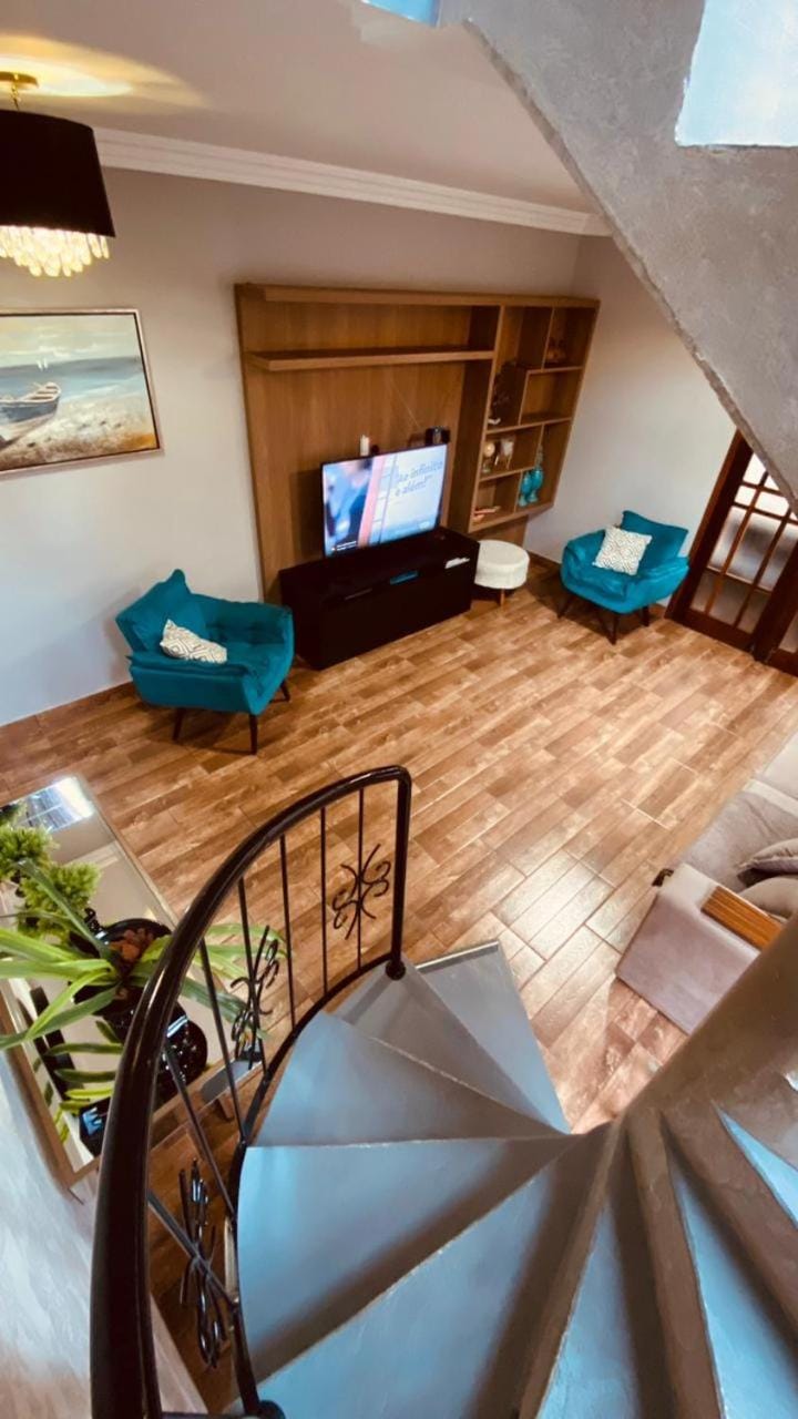 Casa De Férias 850 m da Praia Centro BC House in Camboriú