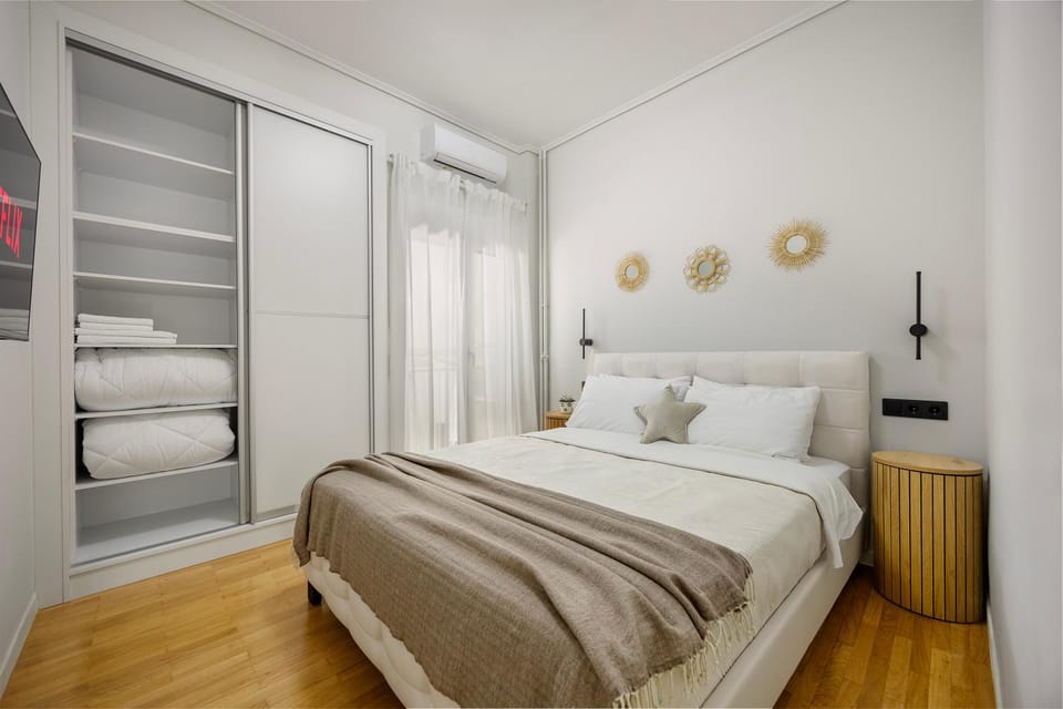 Bed, Photo of the whole room, Bedroom, wardrobe