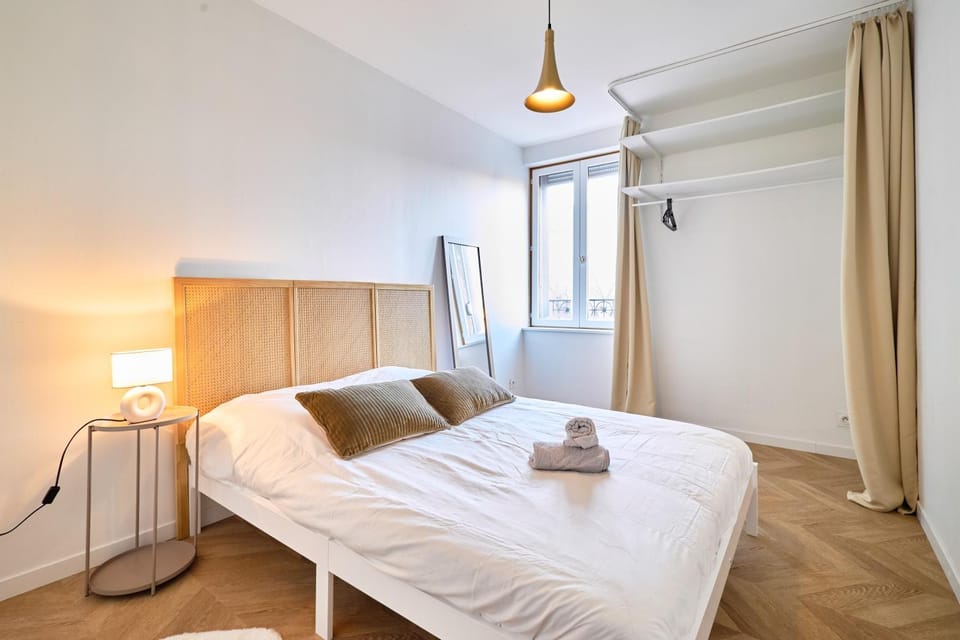 Bed, Bedroom