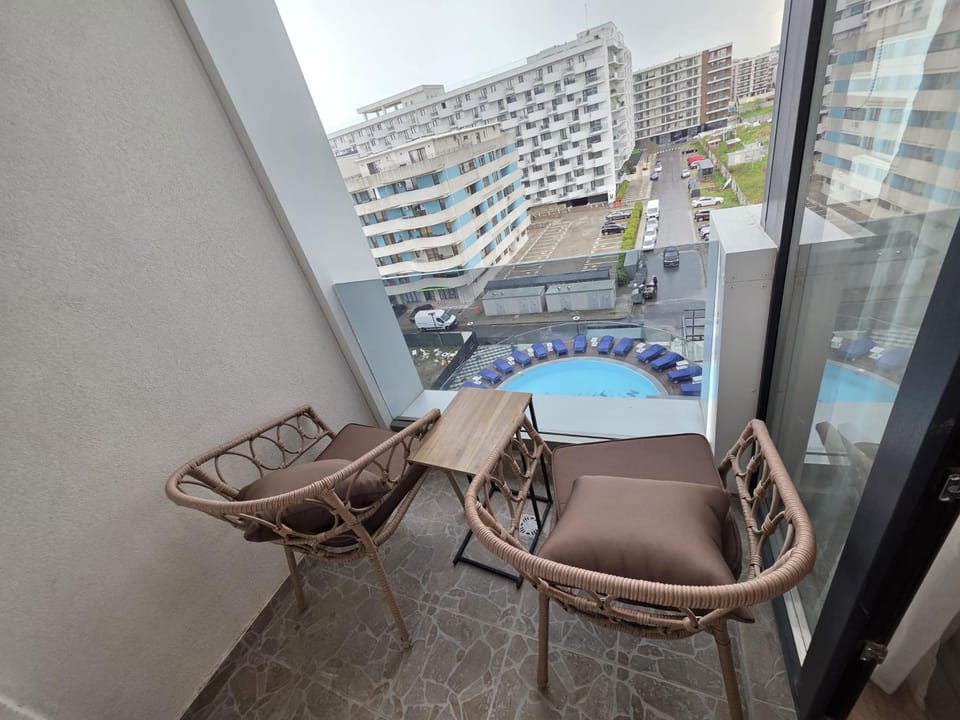 Balcony/Terrace, Seating area, Dining area