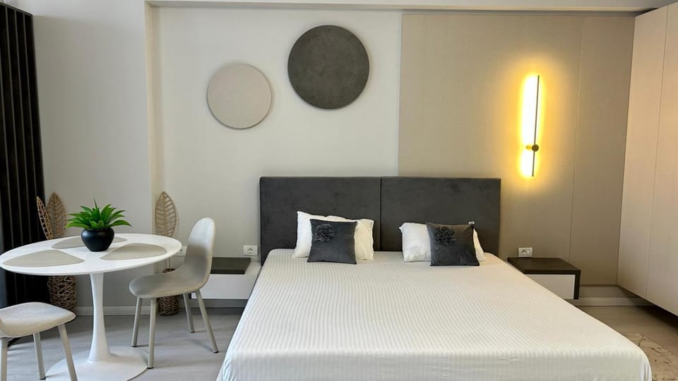 Bed, Living room, Photo of the whole room