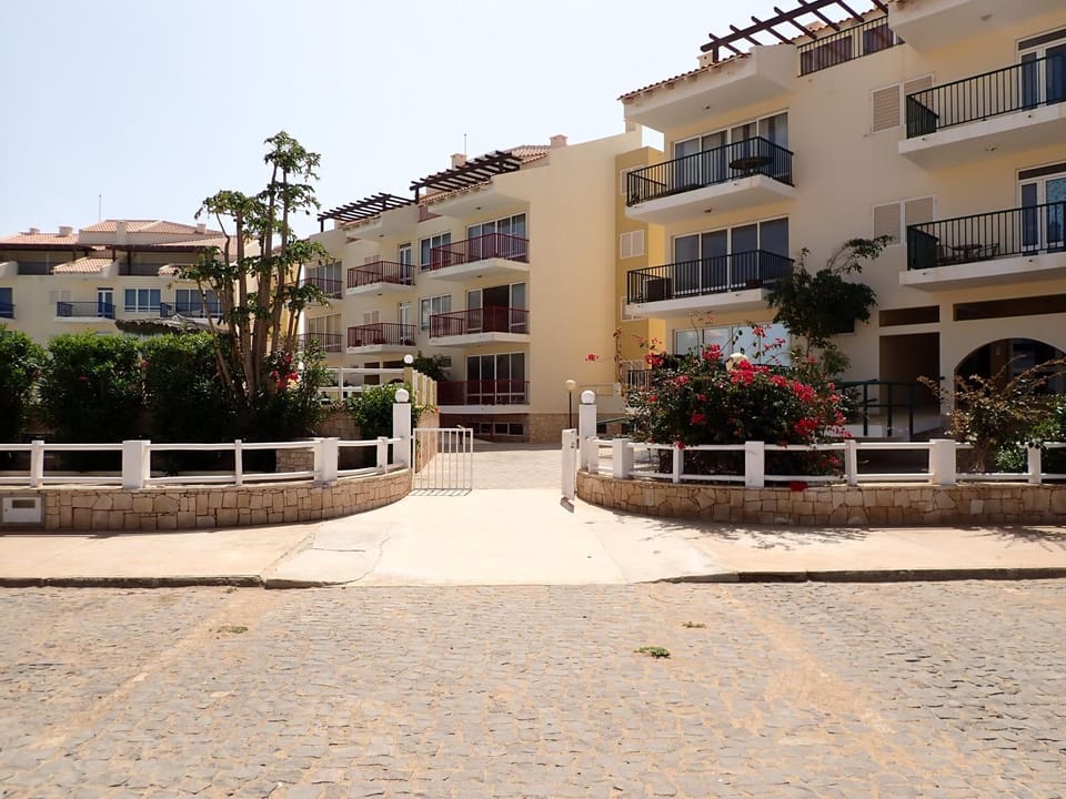 Facade/entrance, View (from property/room)