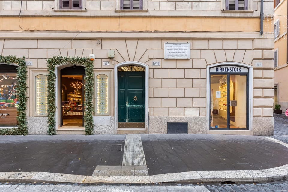 Facade/entrance, View (from property/room)