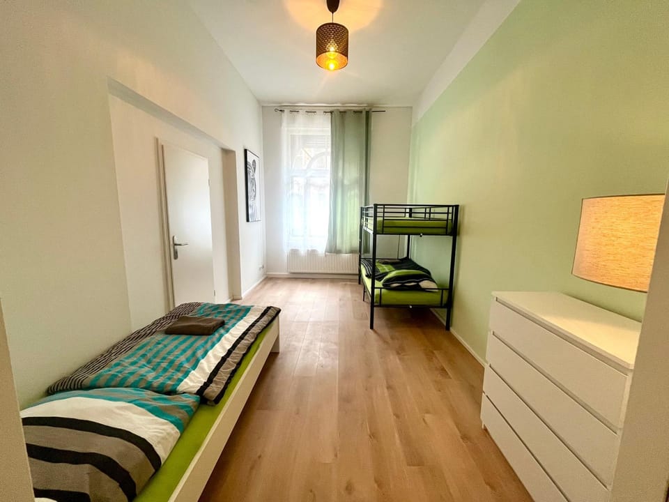 Großzügiges Apartment mit PKW-Stellplatz, Monteursunterkunft Apartment in Leipzig