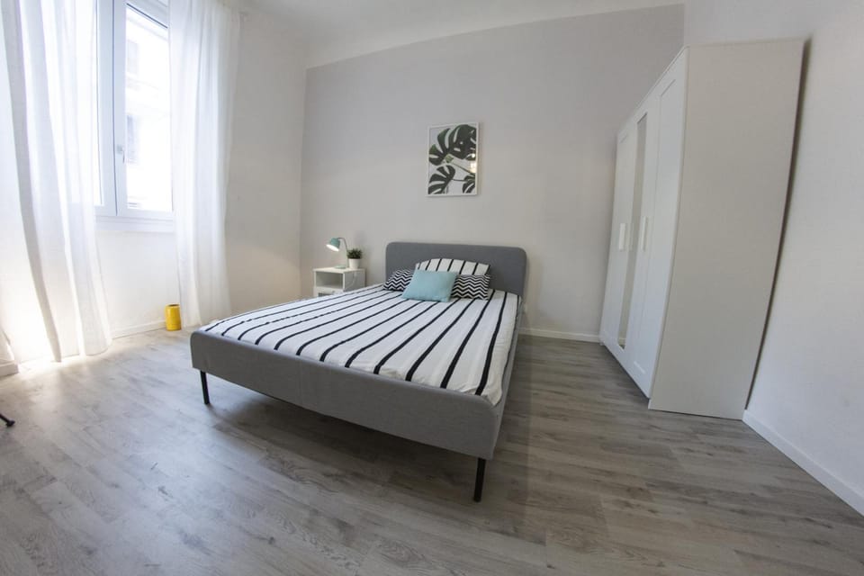 Bed, Photo of the whole room, Bedroom