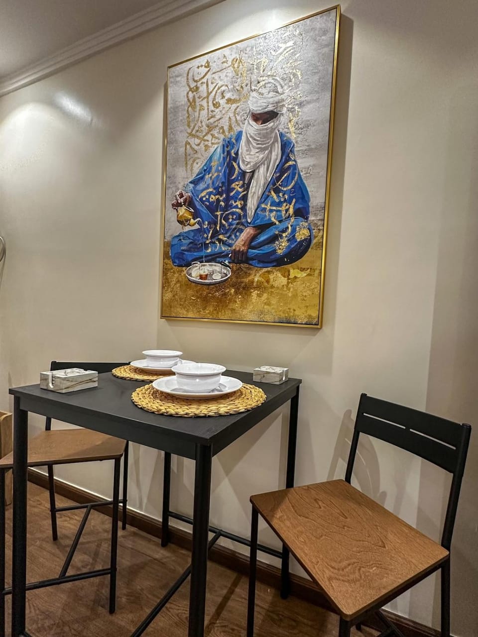 Living room, Decorative detail, Seating area, Dining area