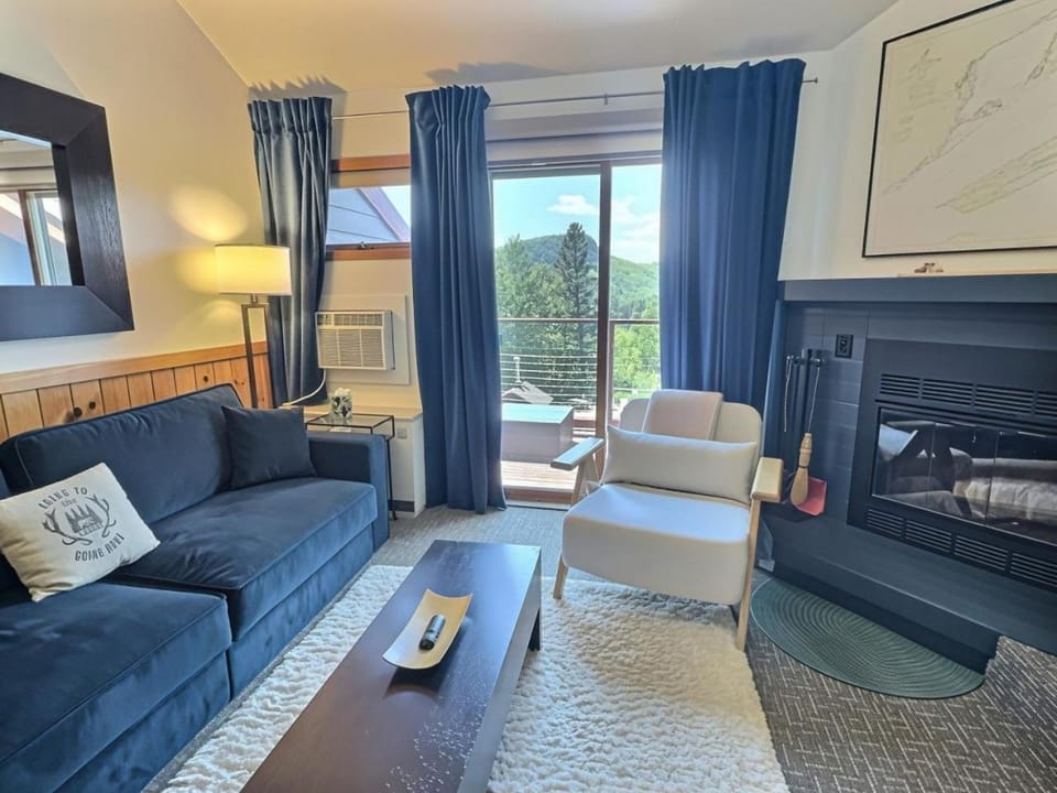 Lutsen Mtn Ski in Ski out Pool Hot Tub Fire Pit House in Lutsen