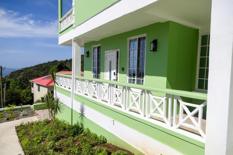 Property building, Facade/entrance, View (from property/room), Balcony/Terrace, Sea view