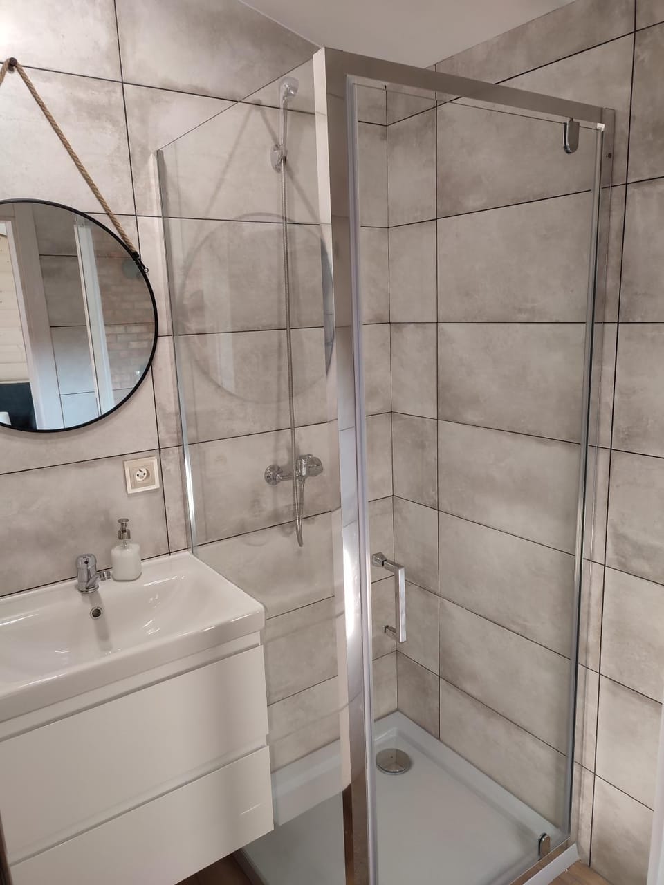 Shower, Bathroom