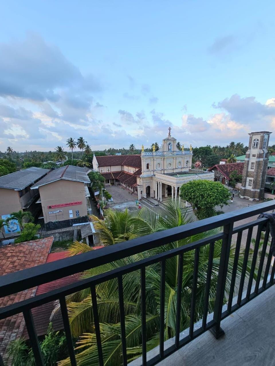 Arushi Luxury Residence Apartment in Western Province