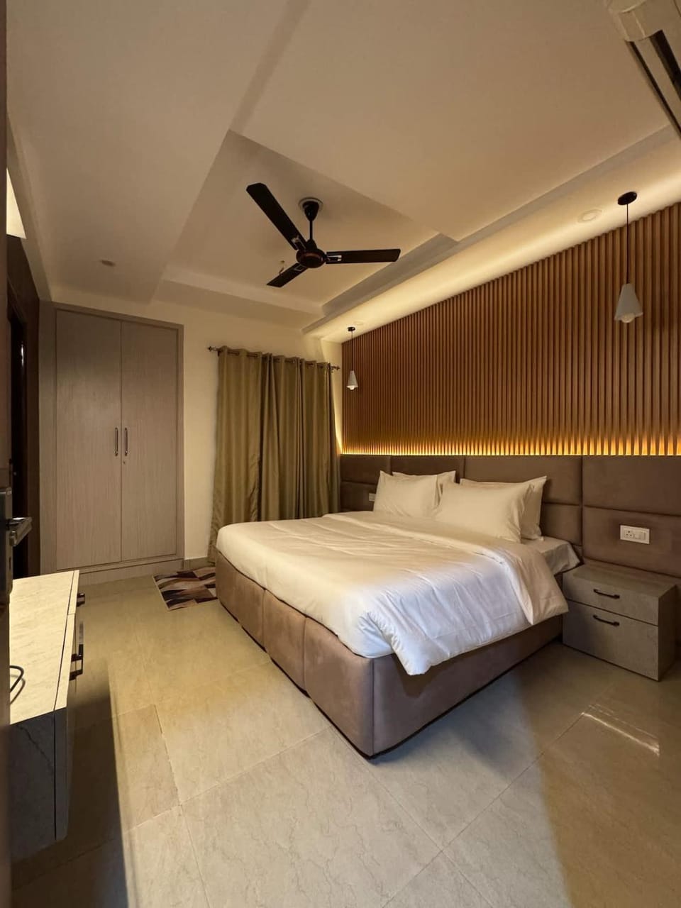 Luxenest Holiday Homes Luxury 3BHK Apartment with Pool & Gym Apartment in India