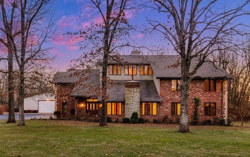Feathered Nest at Fellows Lake House in Ozark Mountains
