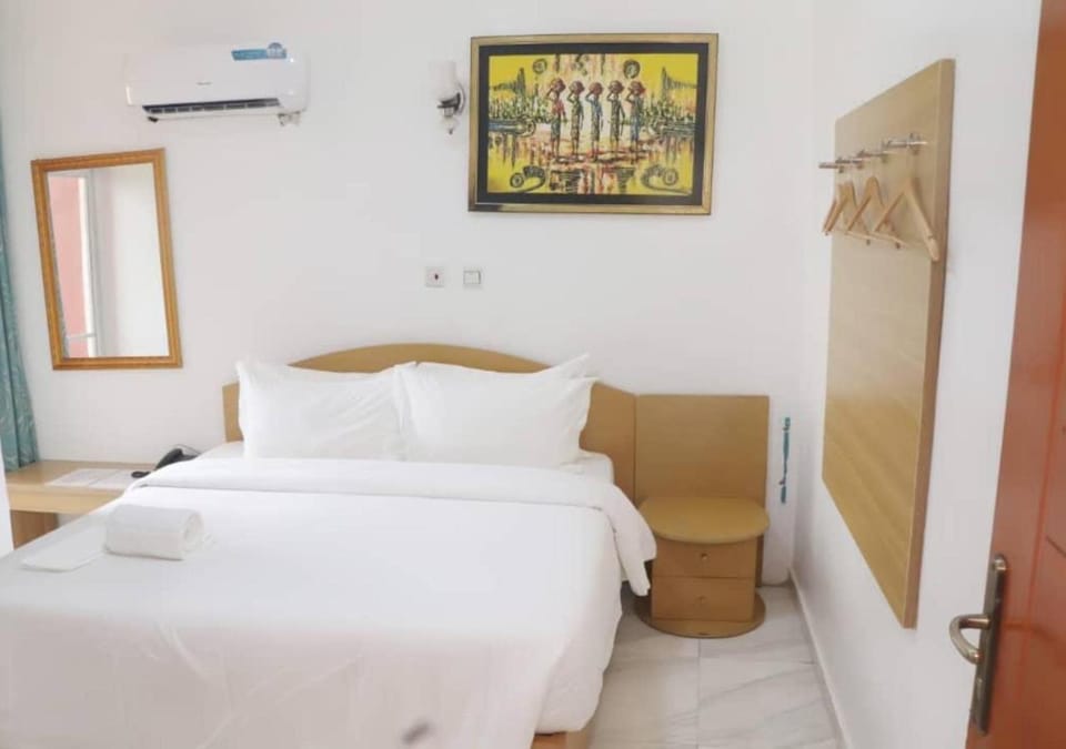 towels, wardrobe, air conditioner