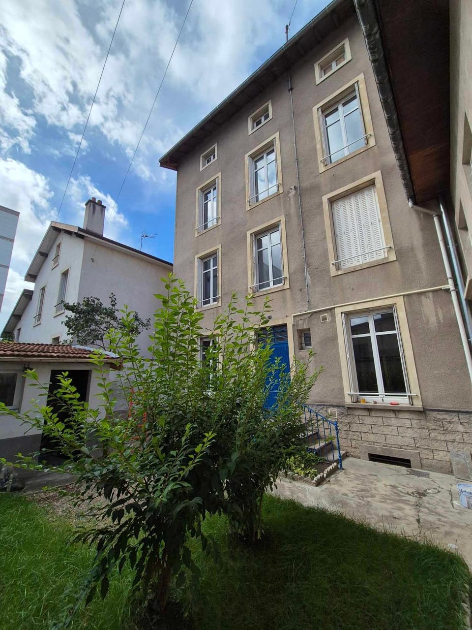 Property building, Garden, Balcony/Terrace, Garden view