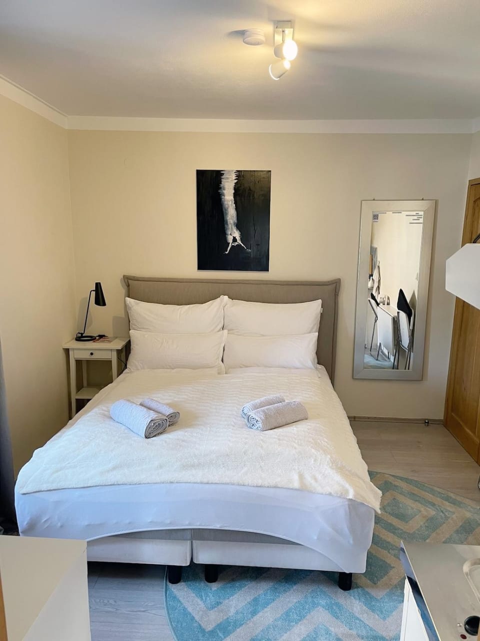Bed, Photo of the whole room, Bedroom