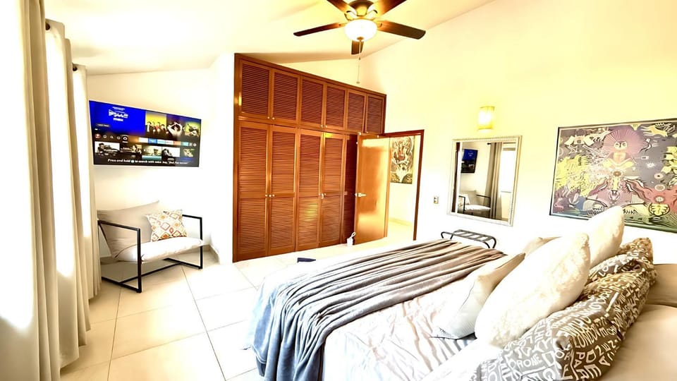 Bed, Decorative detail, Bedroom