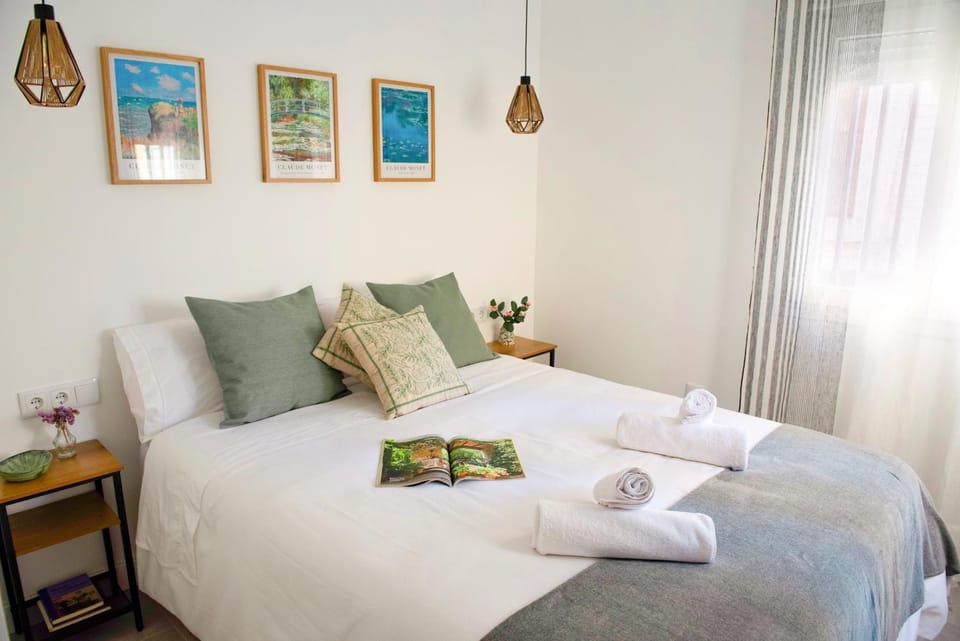 Bed, Photo of the whole room