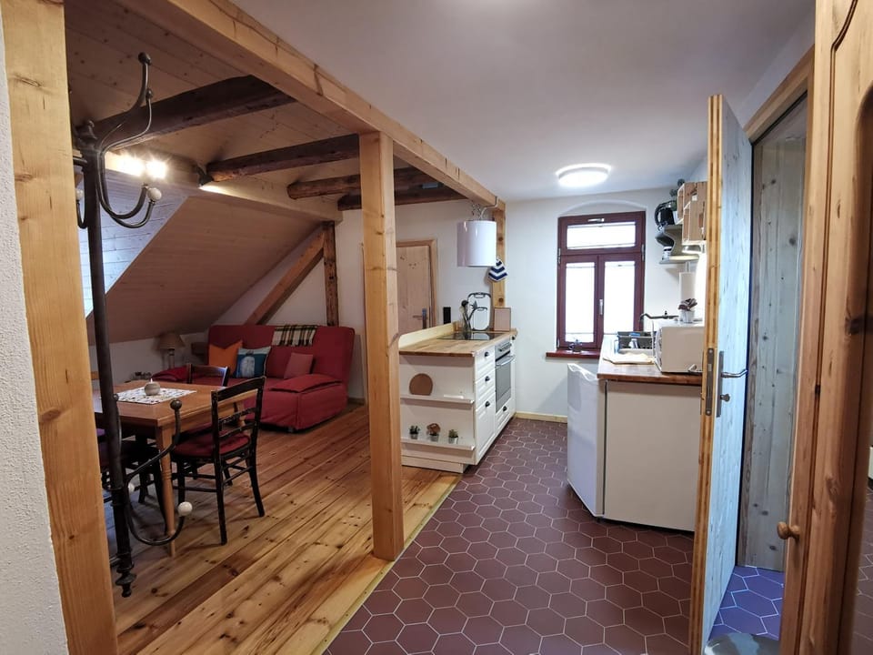 Kitchen or kitchenette, Living room