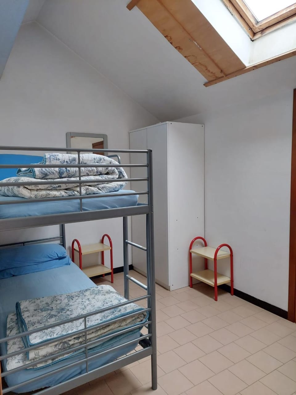 Photo of the whole room, bunk bed