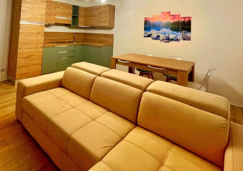 Communal lounge/ TV room, TV and multimedia, Kitchen or kitchenette, Living room, Dining area, kitchen