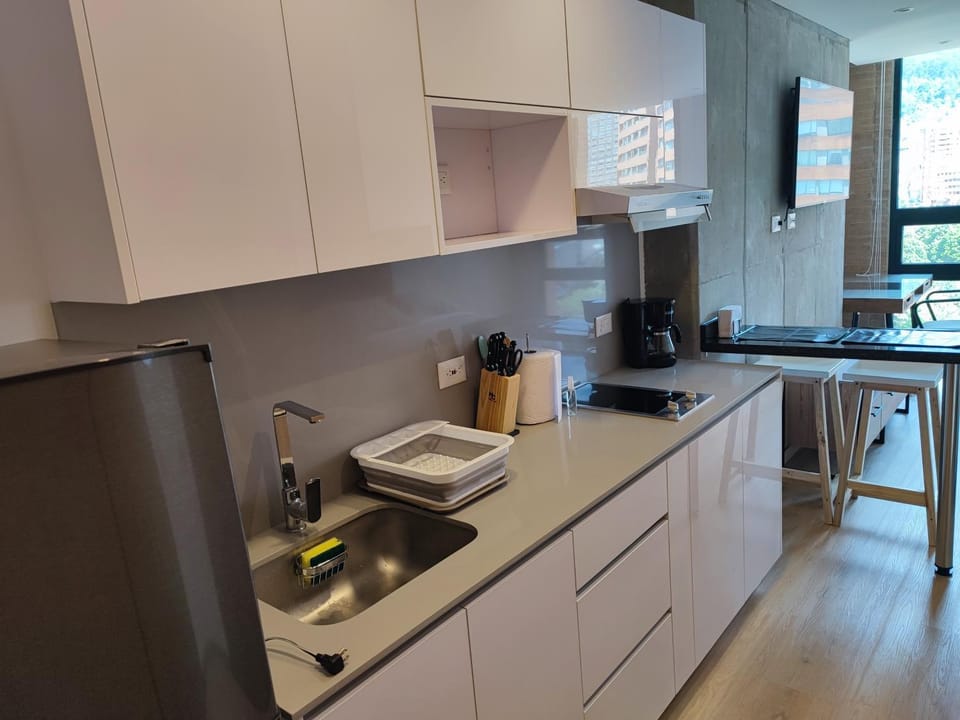 Coffee/tea facilities, Kitchen or kitchenette, Dining area
