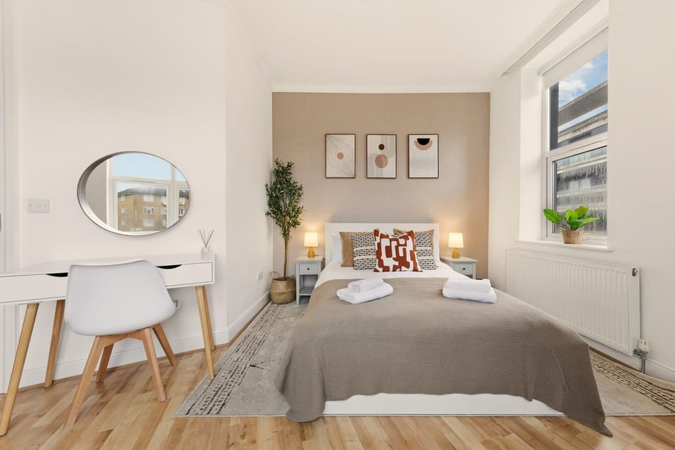 Stylish, Modern & Spacious 3 Bed Apartment in King's Cross - The York Suite Apartment in London Borough of Islington