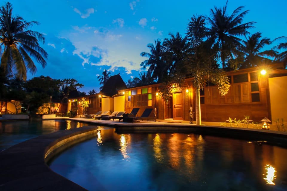 Property building, Swimming pool, Sunrise
