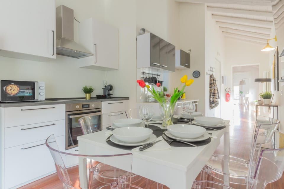 Kitchen or kitchenette, Dining area, pet friendly, stove