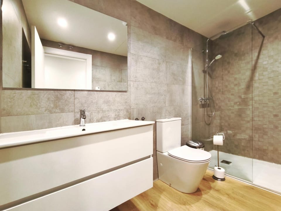 Shower, Toilet, Bathroom