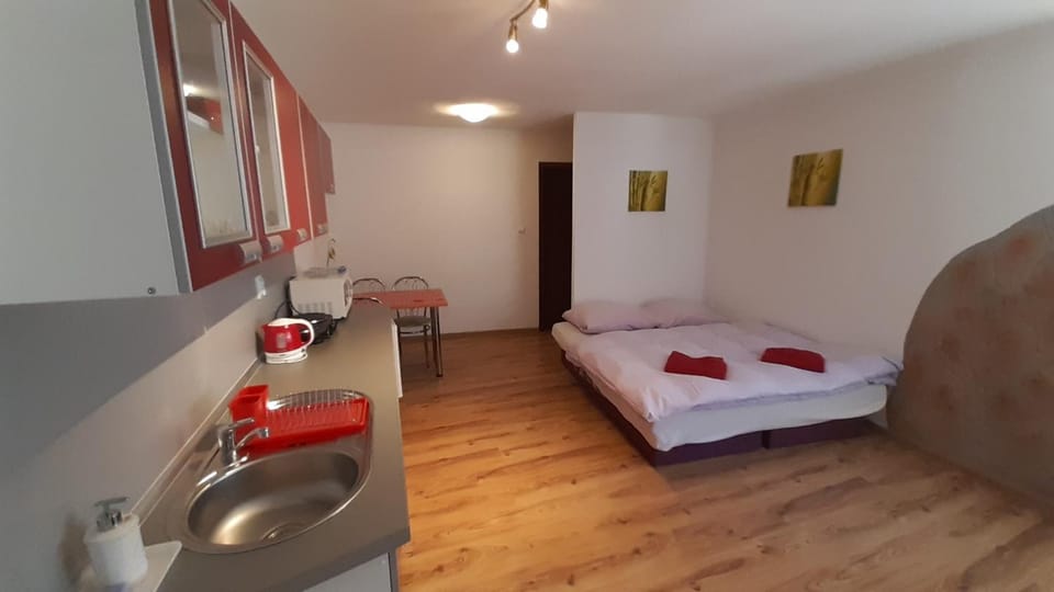 Bed, Photo of the whole room