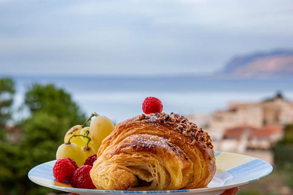 Natural landscape, Sea view, Breakfast