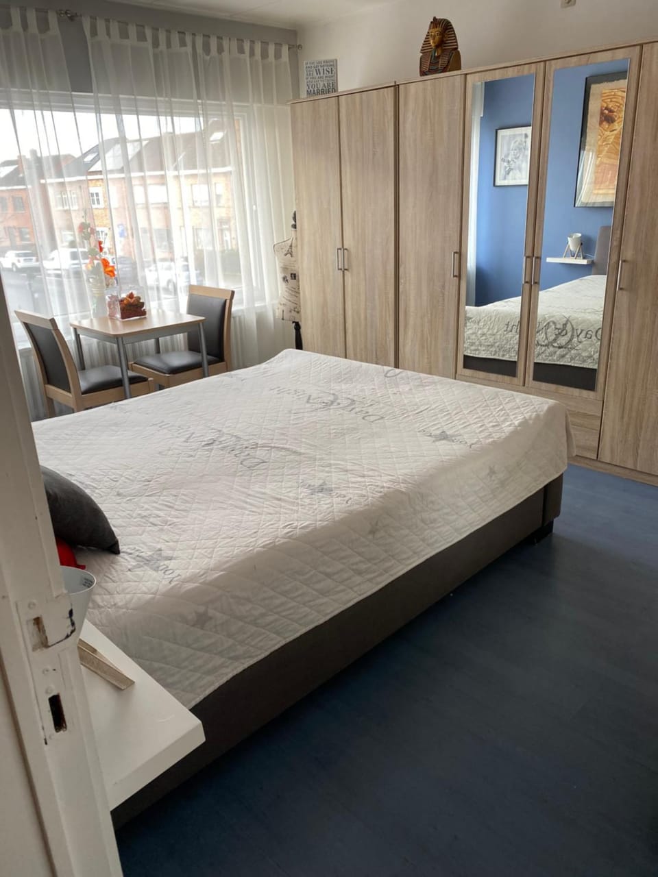 Bed, Photo of the whole room, wardrobe