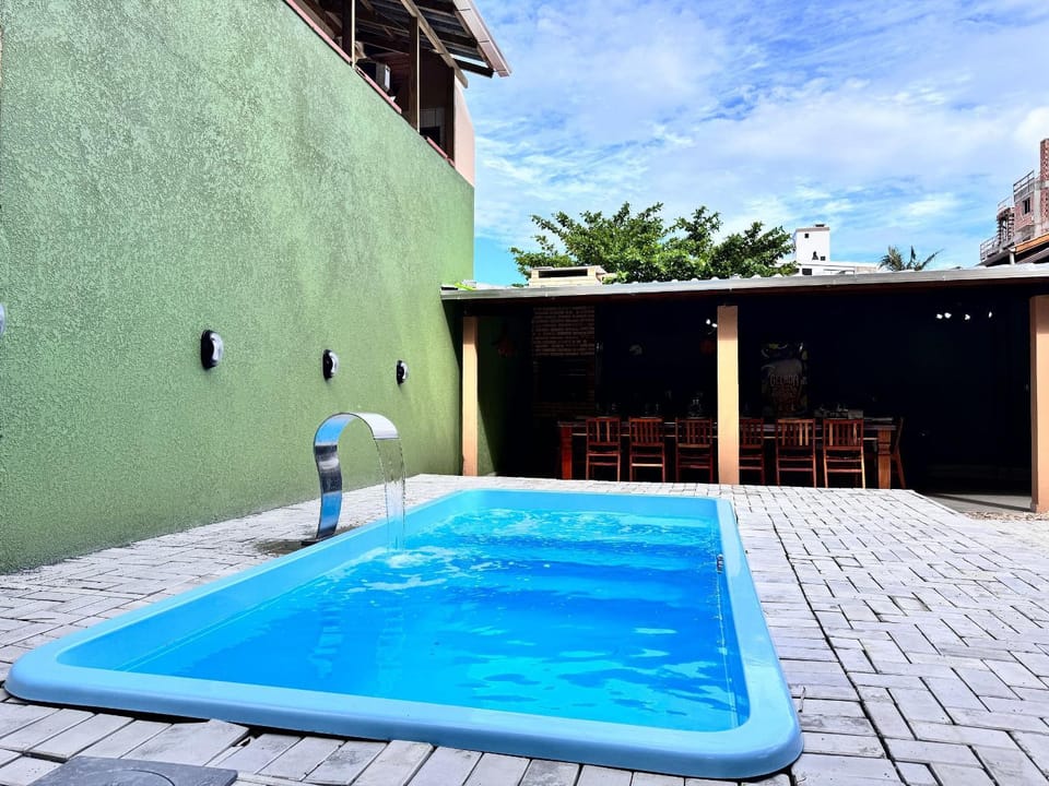 House with Private Pool Just 5 Minutes from Bombas Beach – Perfect for Large Groups House in Porto Belo