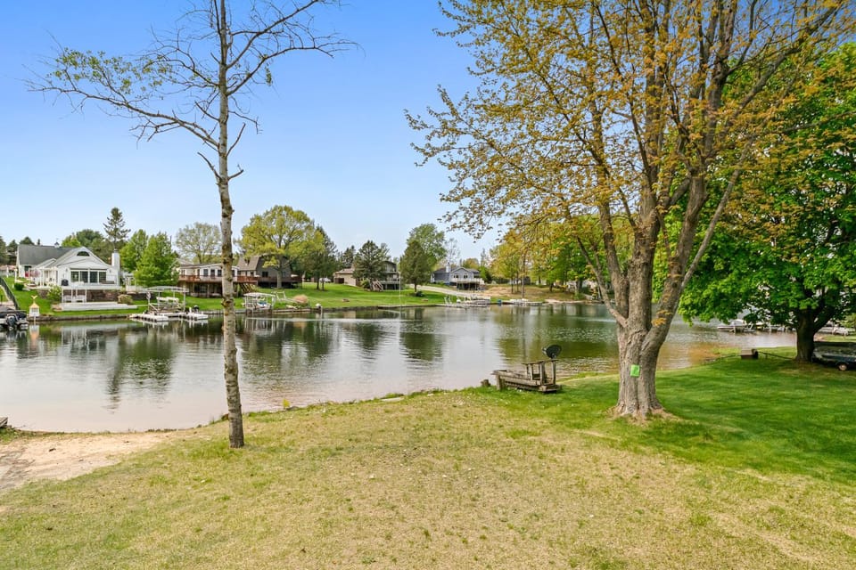 Loch Nez, a spacious 3-bedroom home in Silver Lake, MI House in Wisconsin